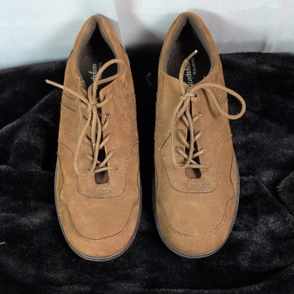 Easy Spririt Brown Shoes with Suede Finish and Lace-Up Design. New. Size 10. - Picture 1 of 8
